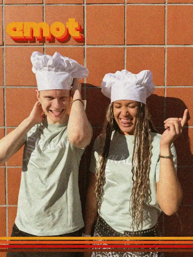 Spexareiden ruokkimisesta vastaa emotiimi ja viihtyvyydestä hupivastaavat🧑🏽‍🍳🤪

Emovastaavat: Mirella Blikst ja Olli Sarvilinna

Hupivasvaavat: Anne-Karin Kilkki, Iivari Mantere, Pinu Römpötti ja Verneri Törmi